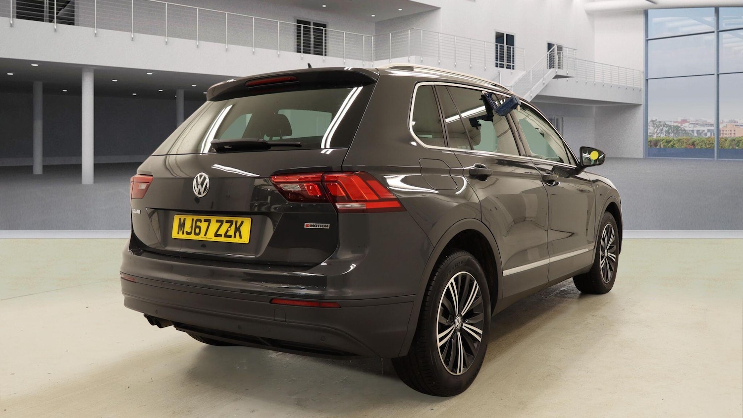 Used Volkswagen Tiguan 2017 for sale - 77723948: Photo 4