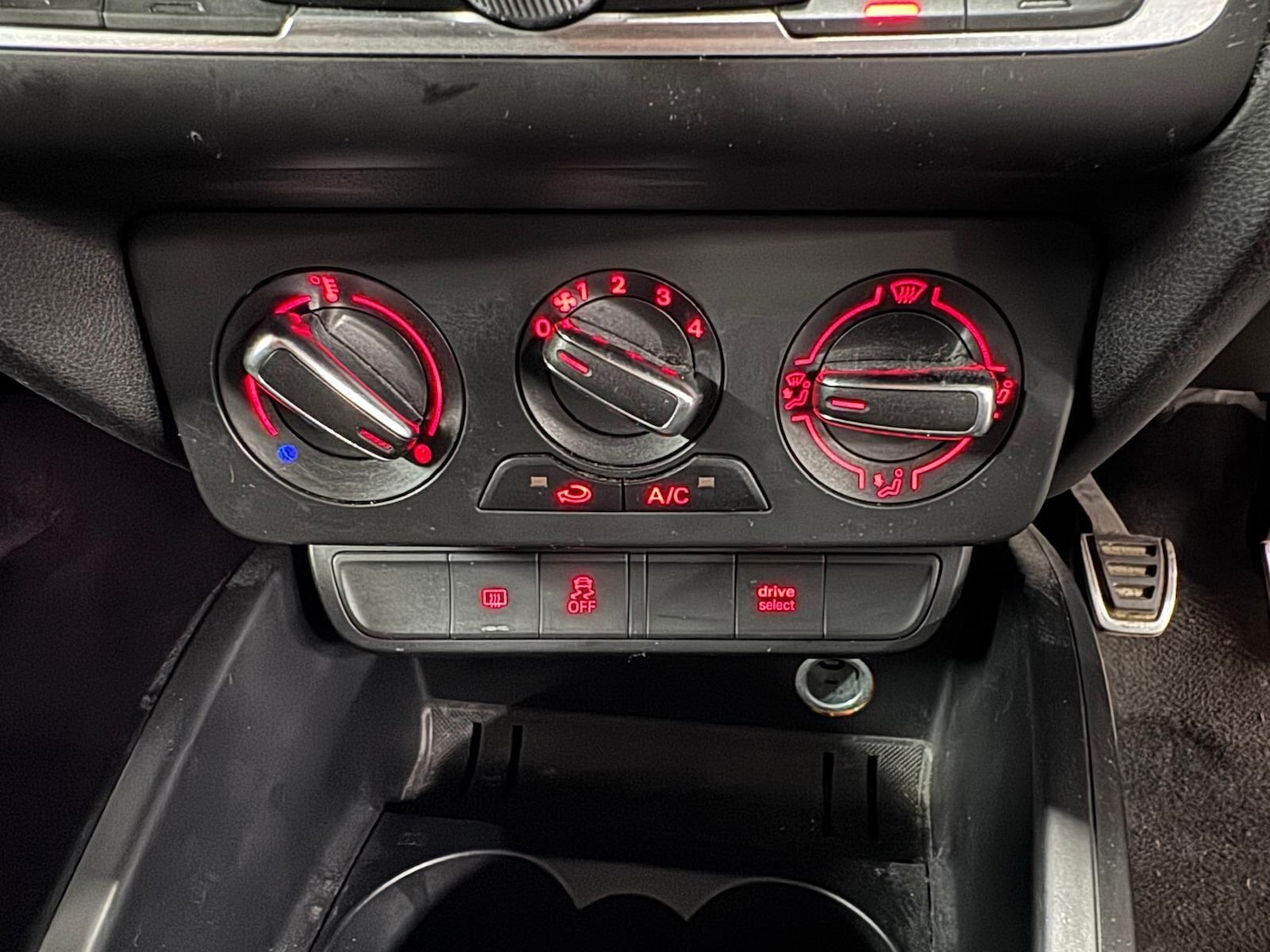 Used Audi A1 2015 for sale - 76936373: Photo 27