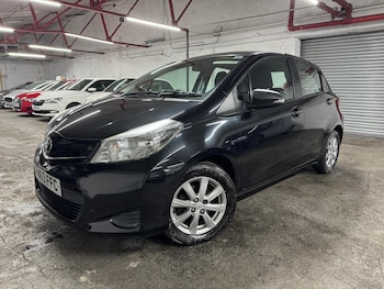 Used Toyota Yaris 2013 for sale - 77163033: Photo
