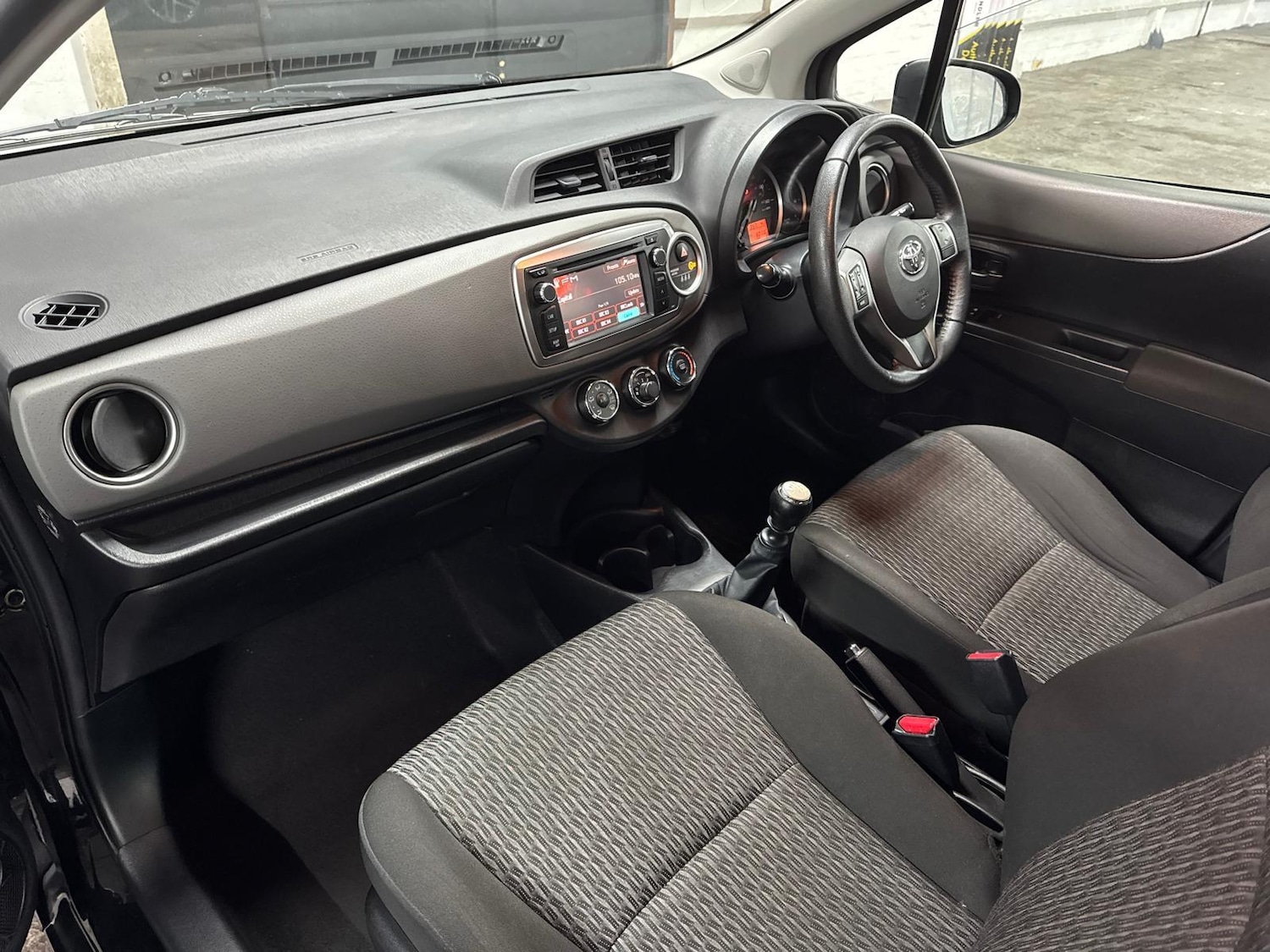 Used Toyota Yaris 2013 for sale - 77163033: Photo 22