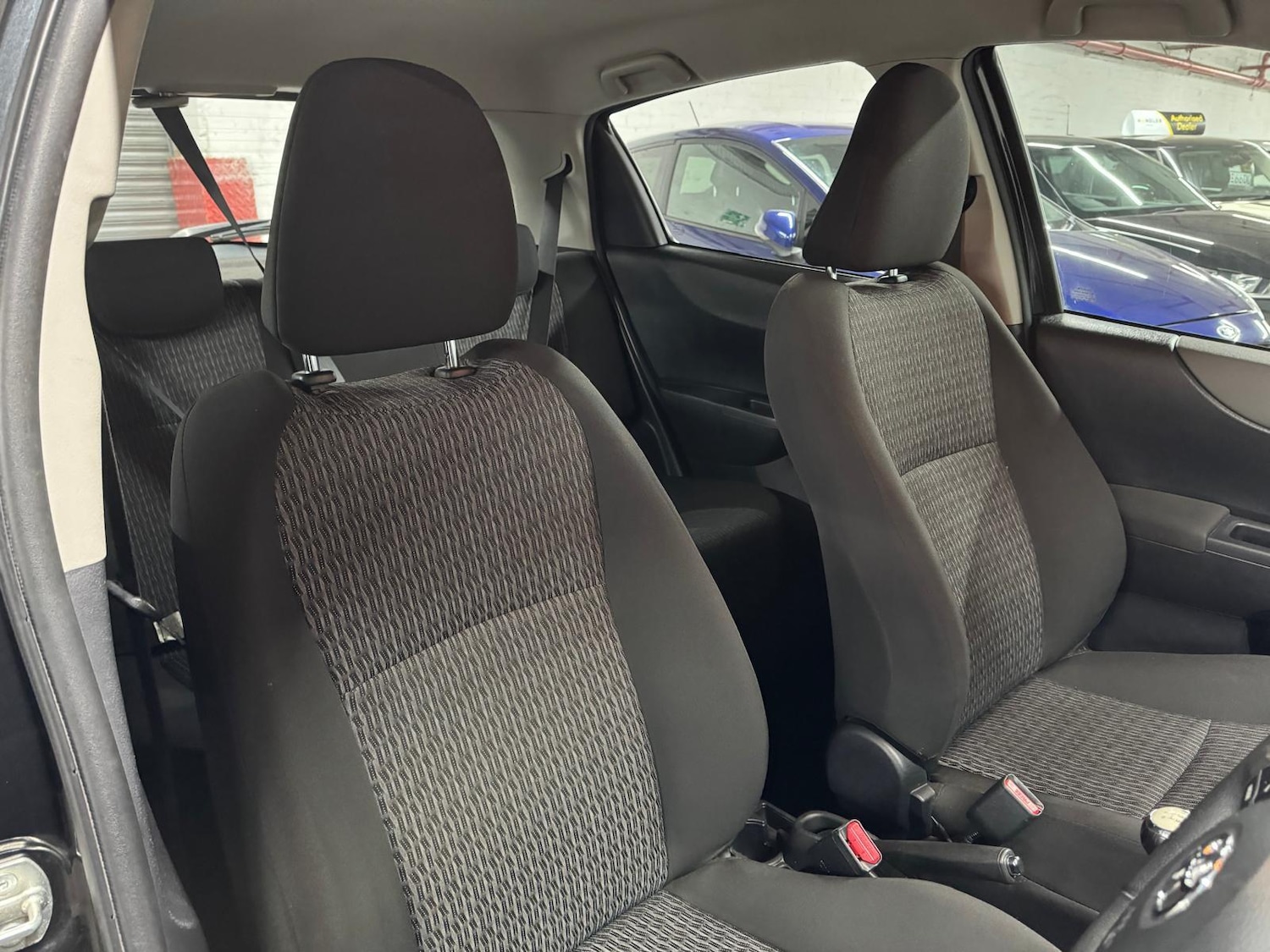 Used Toyota Yaris 2013 for sale - 77163033: Photo 24