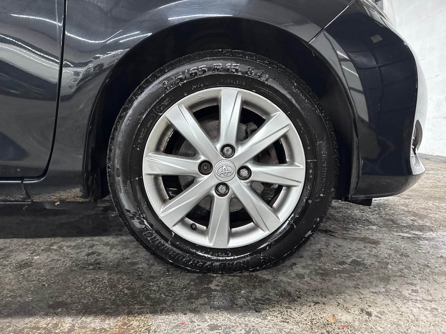 Used Toyota Yaris 2013 for sale - 77163033: Photo 35