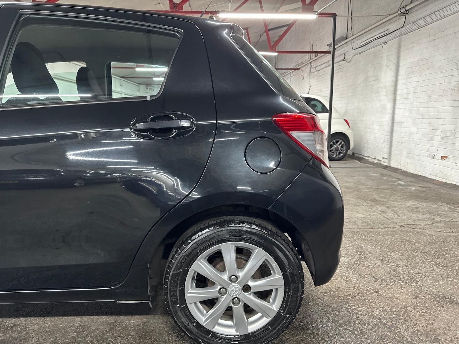 Used Toyota Yaris 2013 for sale - 77163033: Photo 38