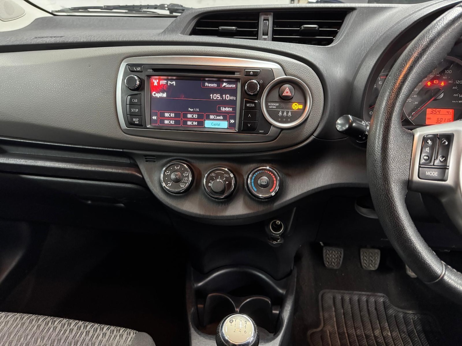 Used Toyota Yaris 2013 for sale - 77163033: Photo 42