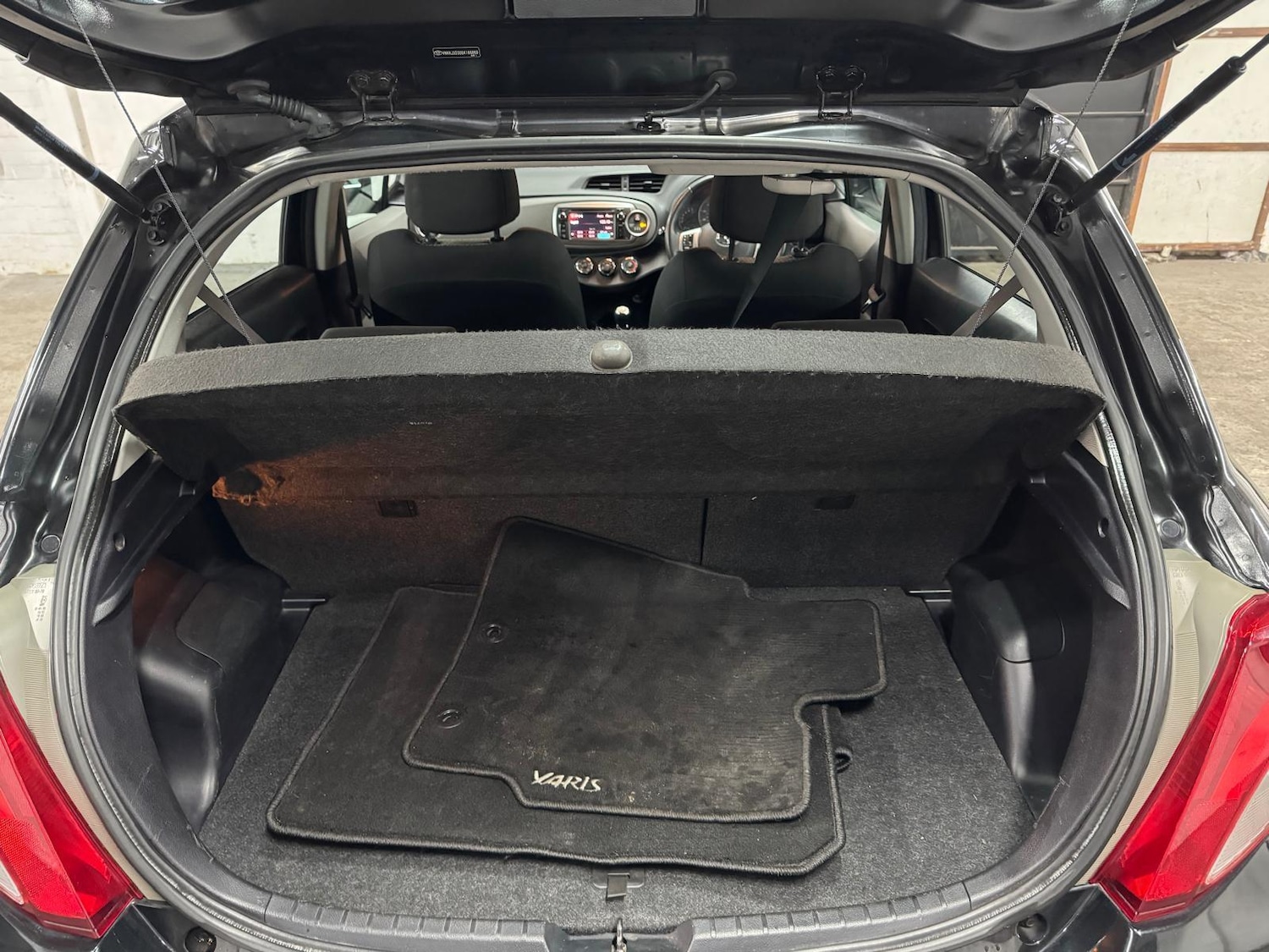 Used Toyota Yaris 2013 for sale - 77163033: Photo 44