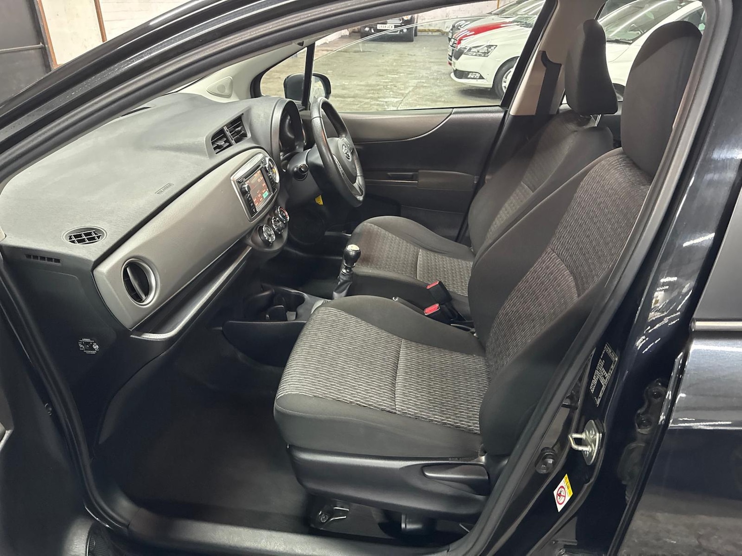 Used Toyota Yaris 2013 for sale - 77163033: Photo 48