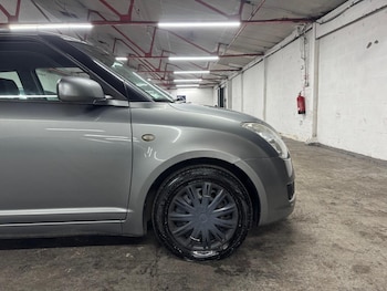 Used Suzuki Swift 2010 for sale - 77439741: Photo
