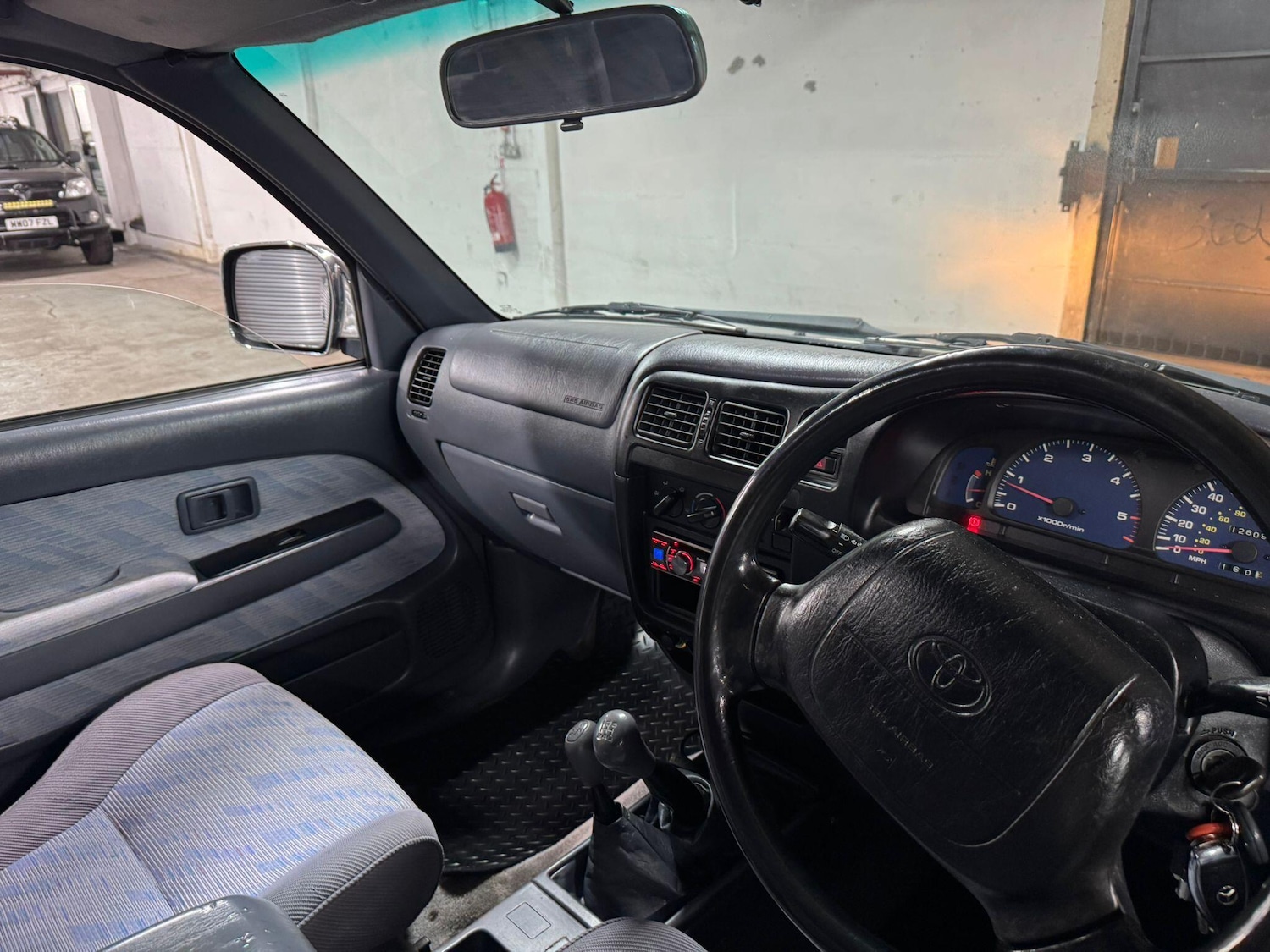 Used Toyota Hilux 2002 for sale - 77710589: Photo 37