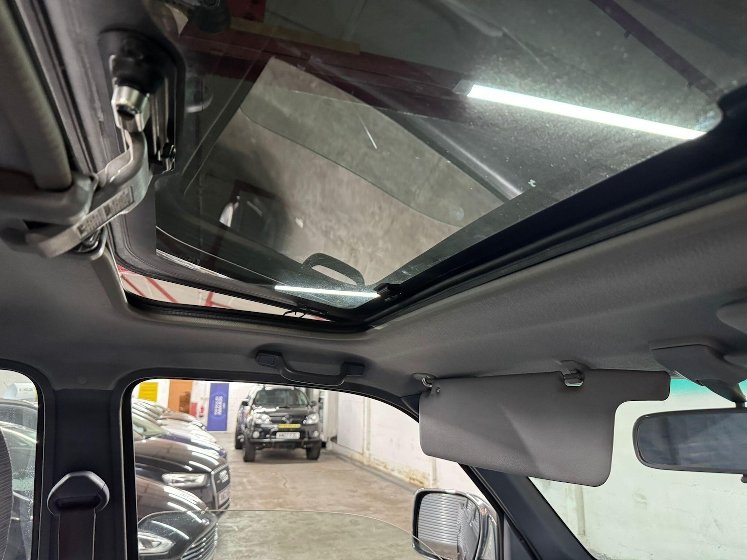 Used Toyota Hilux 2002 for sale - 77710589: Photo 68