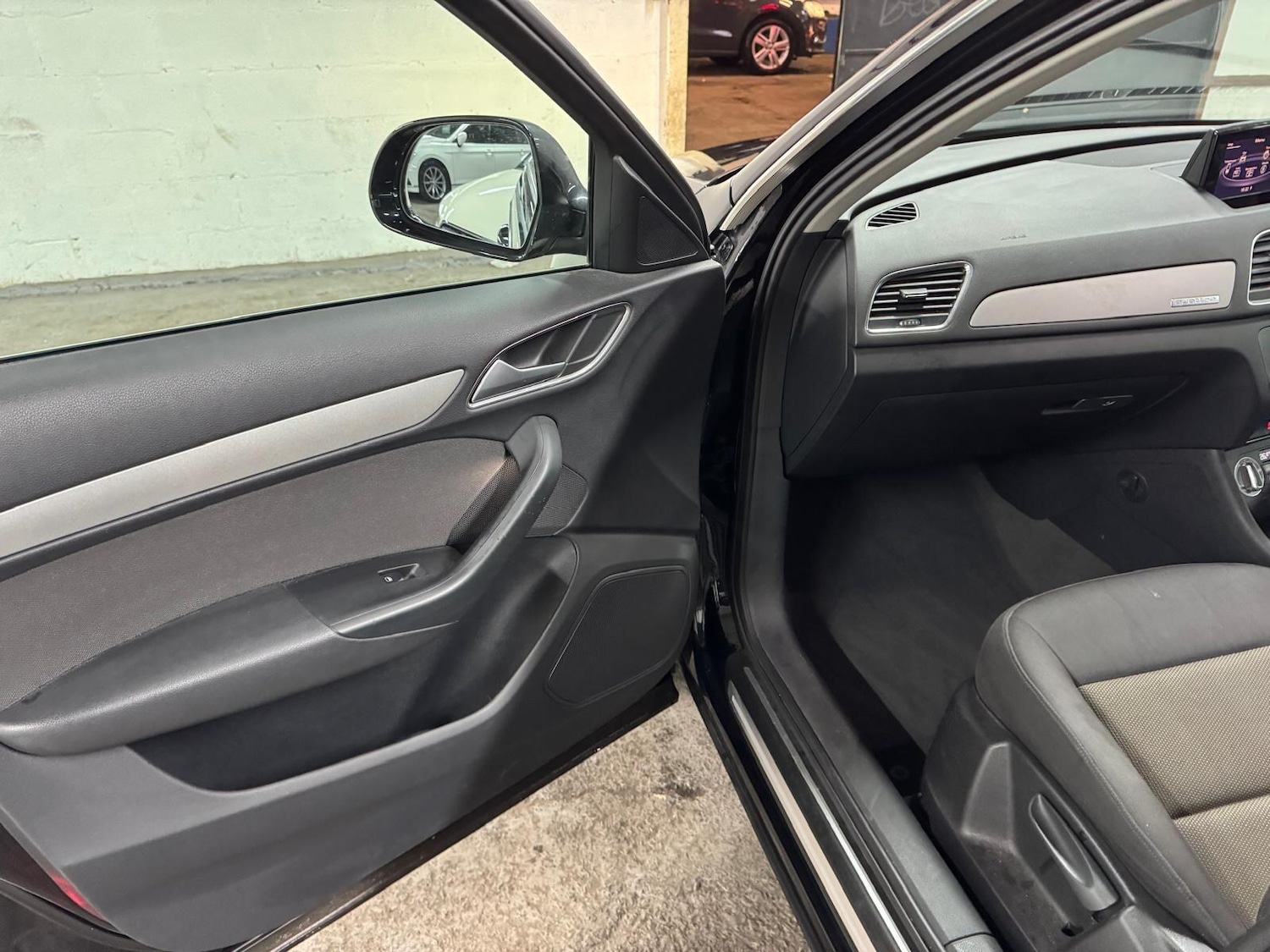 Used Audi Q3 2012 for sale - 77497021: Photo 17