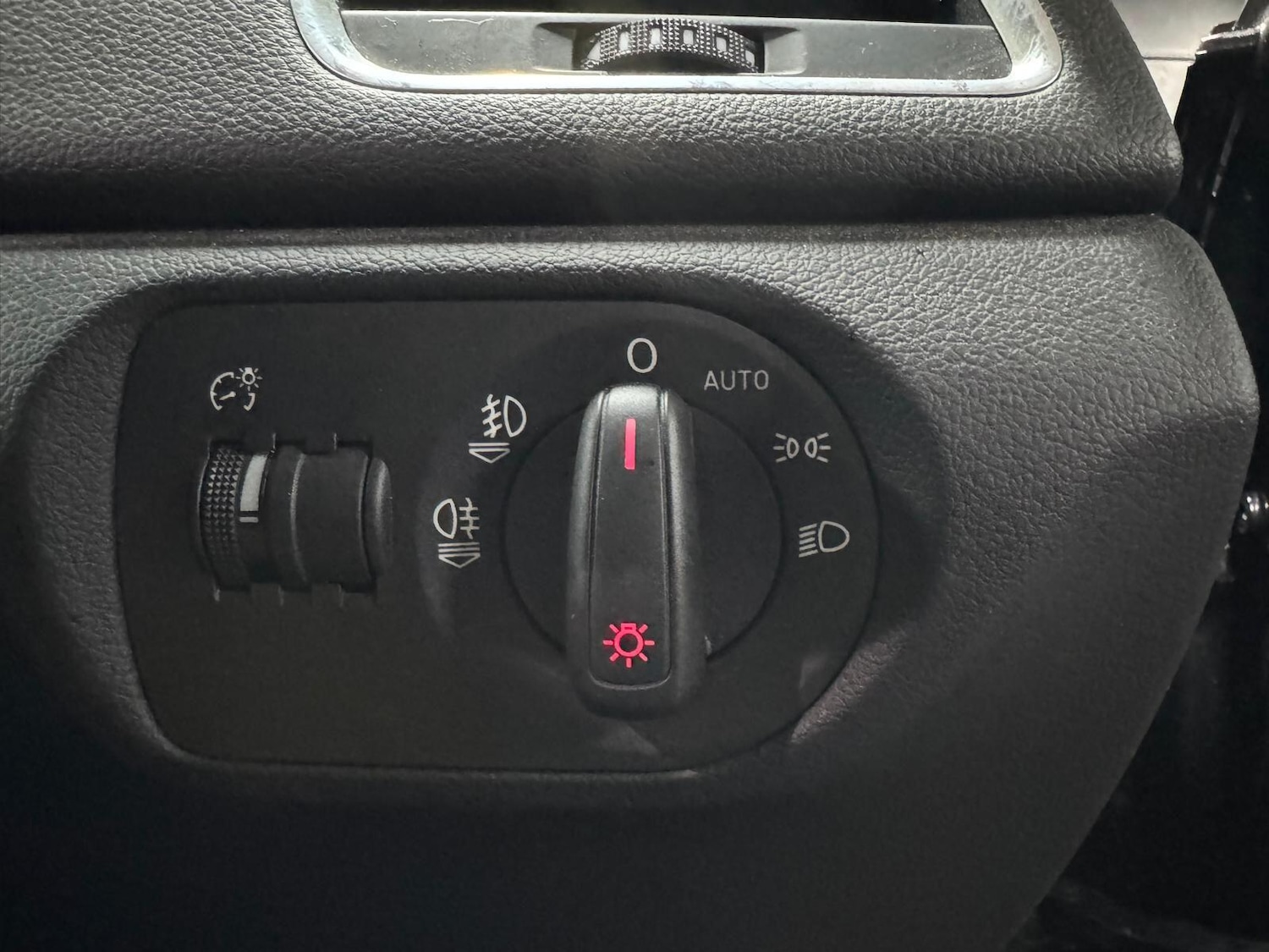 Used Audi Q3 2012 for sale - 77497021: Photo 35