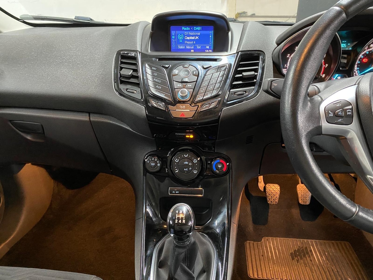 Used Ford Fiesta 2017 for sale - 76295852: Photo 16