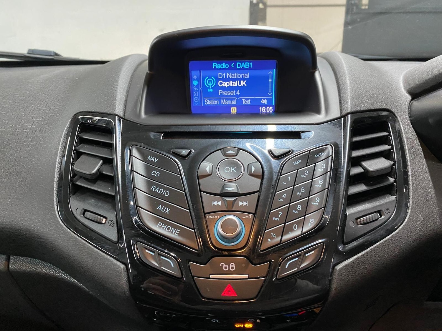 Used Ford Fiesta 2017 for sale - 76295852: Photo 20