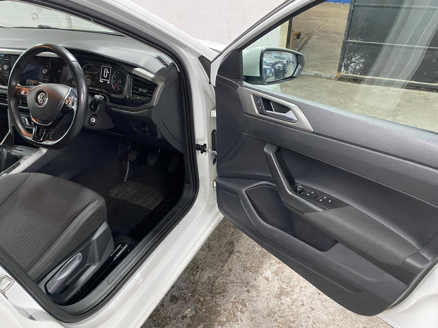 Used Volkswagen Polo 2018 for sale - 76094533: Photo 16