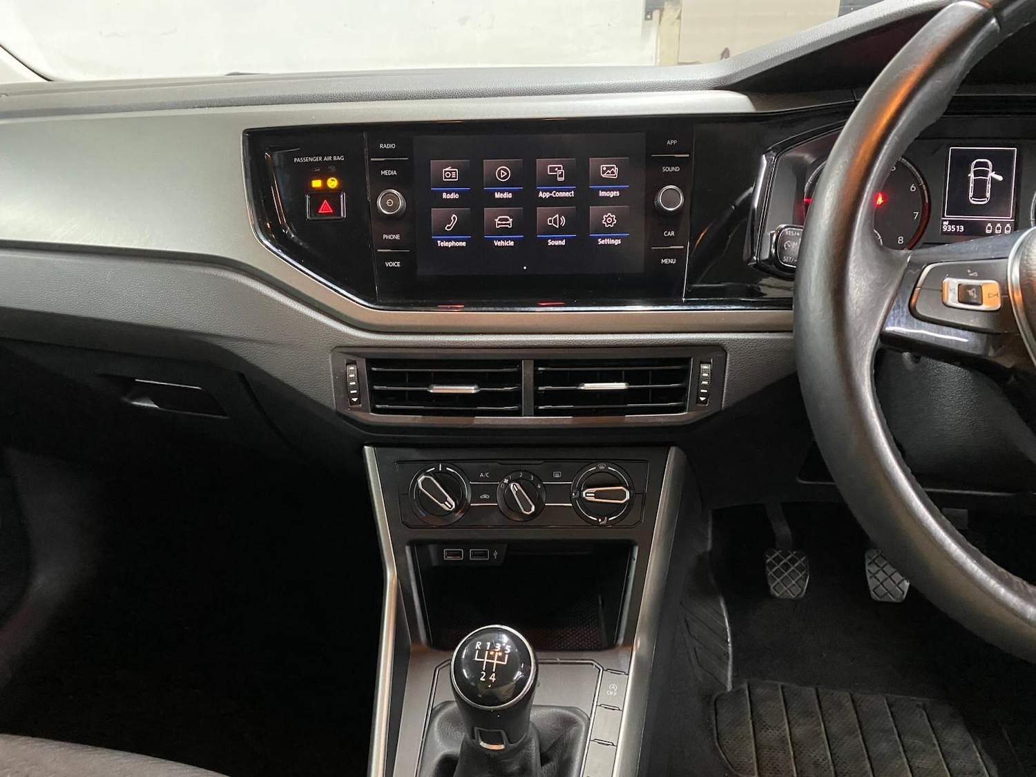 Used Volkswagen Polo 2018 for sale - 76094533: Photo 25