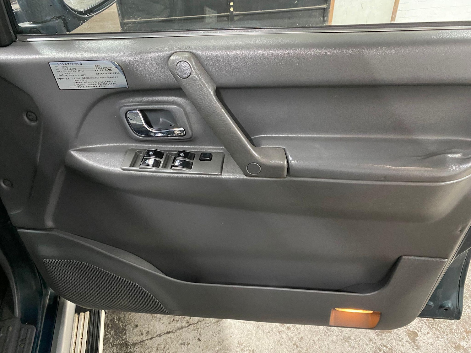 Used Mitsubishi Pajero 2004 for sale - 76317779: Photo 25