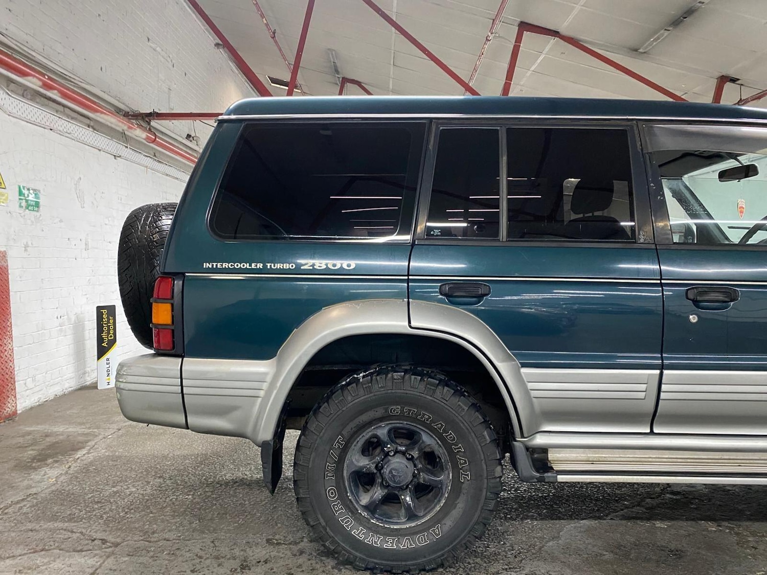 Used Mitsubishi Pajero 2004 for sale - 76317779: Photo 28