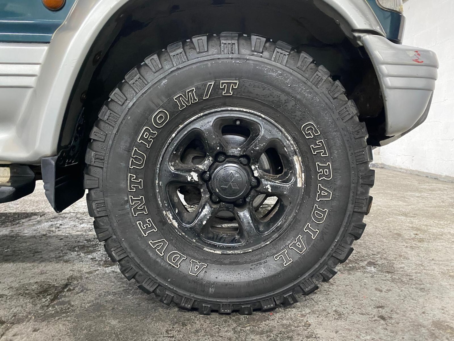 Used Mitsubishi Pajero 2004 for sale - 76317779: Photo 32