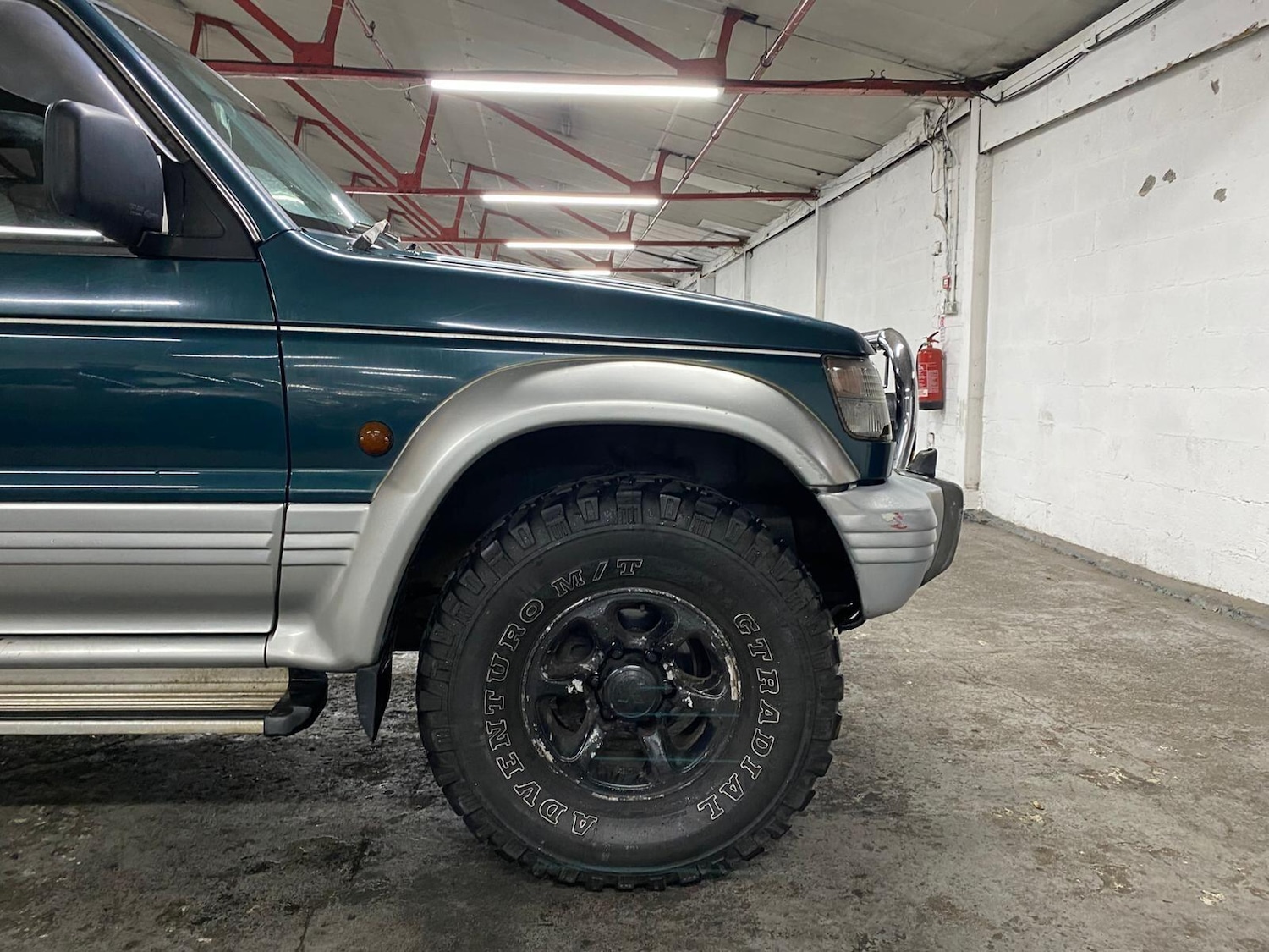 Used Mitsubishi Pajero 2004 for sale - 76317779: Photo 33