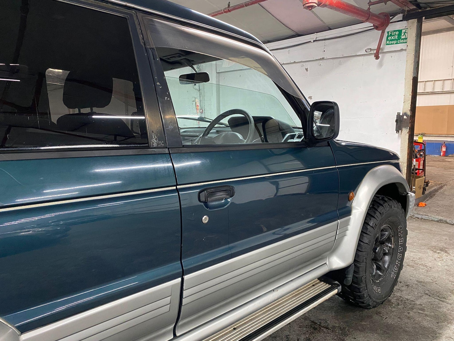 Used Mitsubishi Pajero 2004 for sale - 76317779: Photo 37