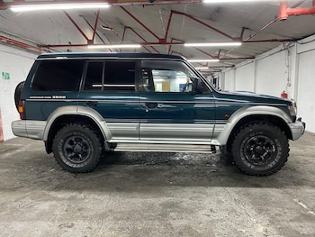 Used Mitsubishi Pajero 2004 for sale - 76317779: Photo