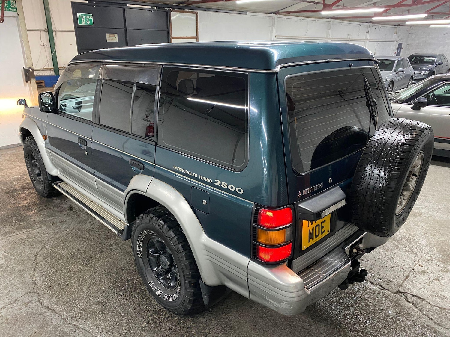 Used Mitsubishi Pajero 2004 for sale - 76317779: Photo 4