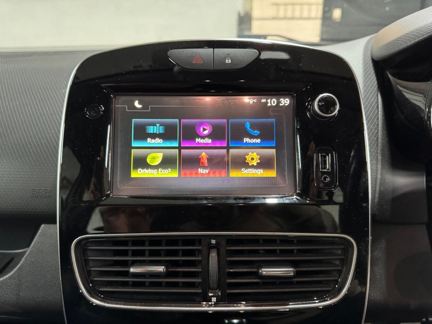 Used Renault Clio for sale - 77854304: Photo 2