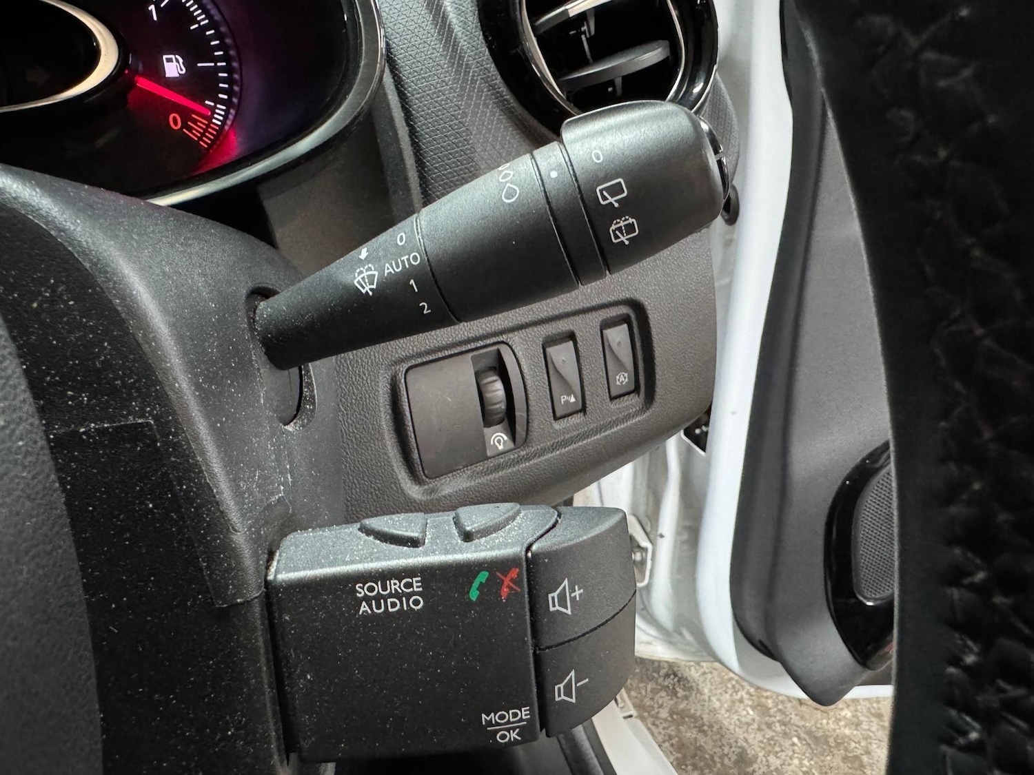 Used Renault Clio for sale - 77854304: Photo 23