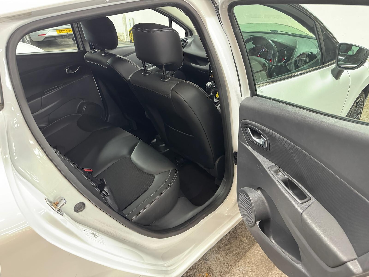 Used Renault Clio for sale - 77854304: Photo 24