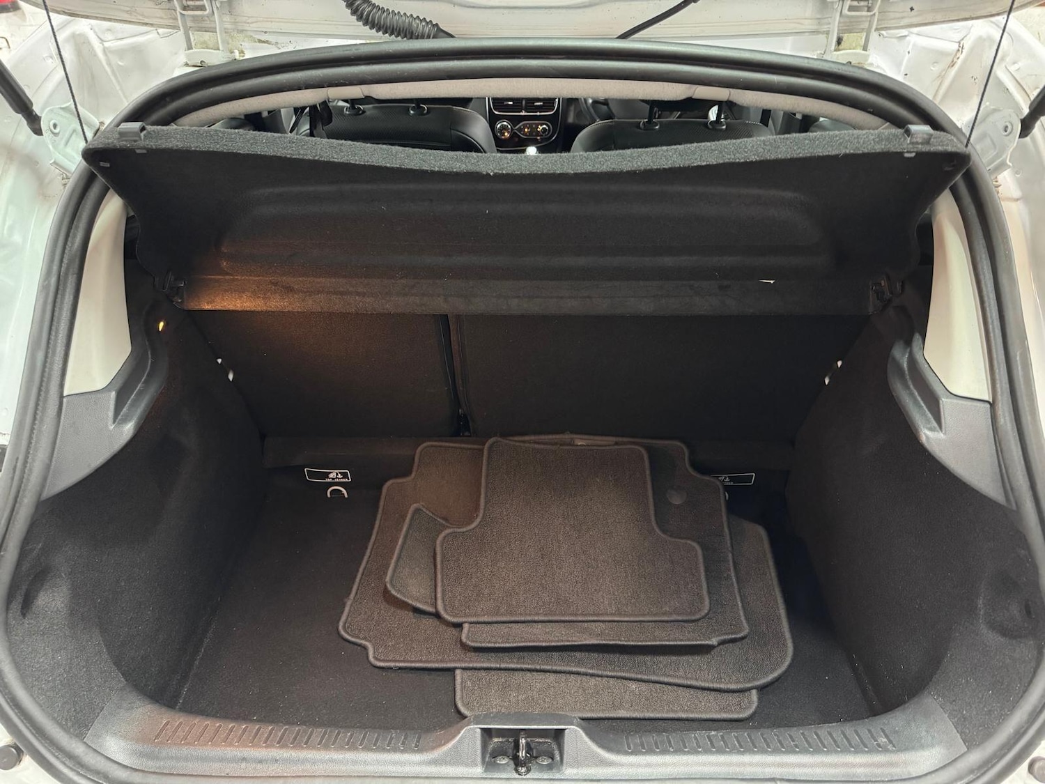 Used Renault Clio for sale - 77854304: Photo 32