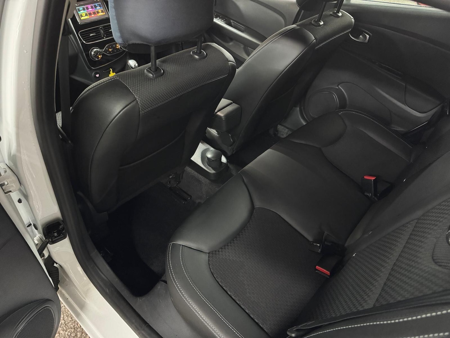 Used Renault Clio for sale - 77854304: Photo 38