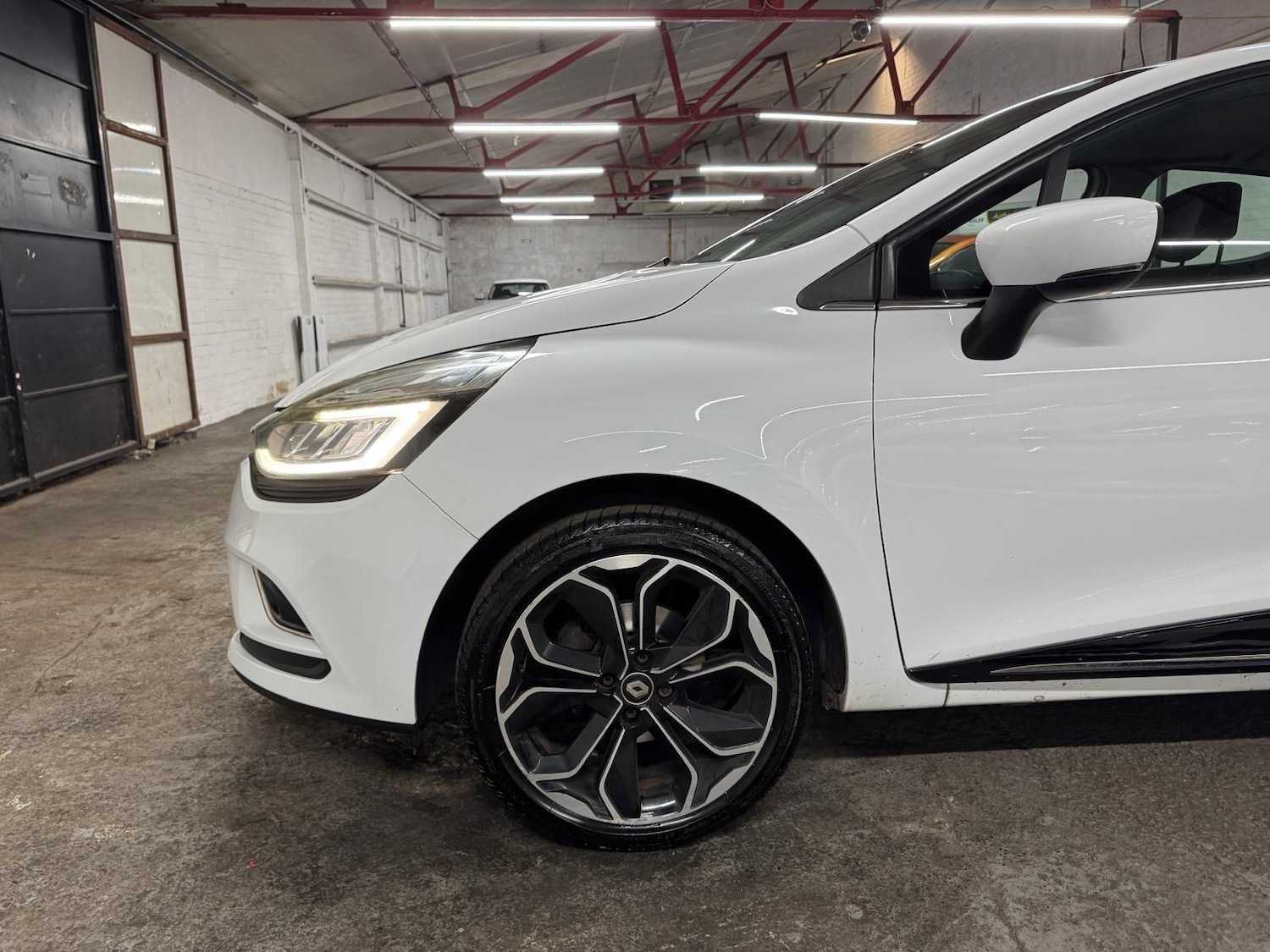 Used Renault Clio for sale - 77854304: Photo 45