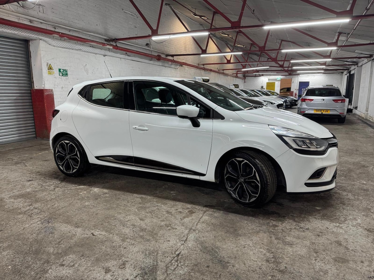 Used Renault Clio for sale - 77854304: Photo 5