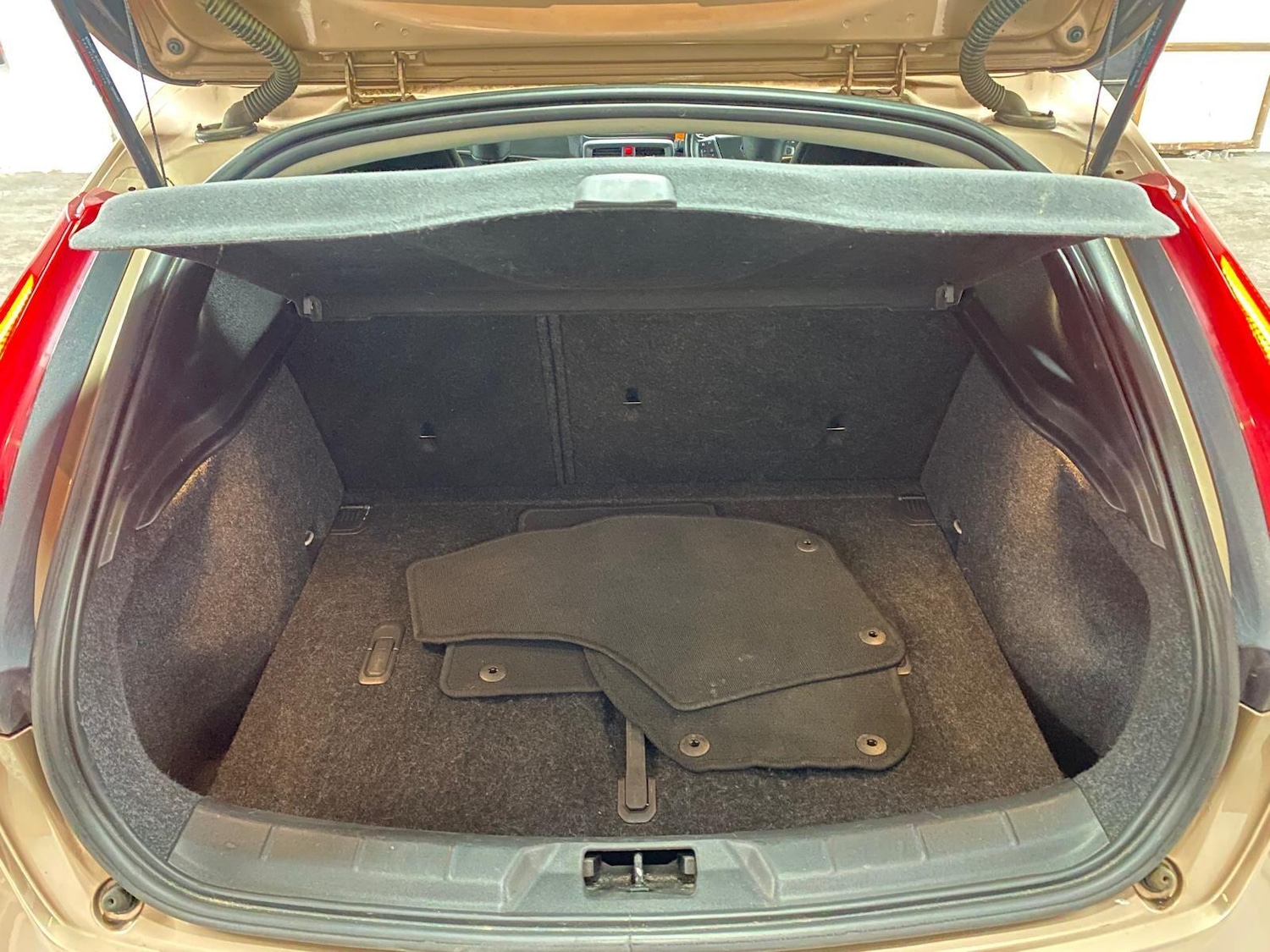 Used Volvo V40 Cross Country 2013 for sale - 76084716: Photo 31