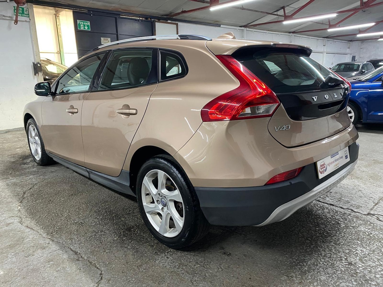 Used Volvo V40 Cross Country 2013 for sale - 76084716: Photo 32