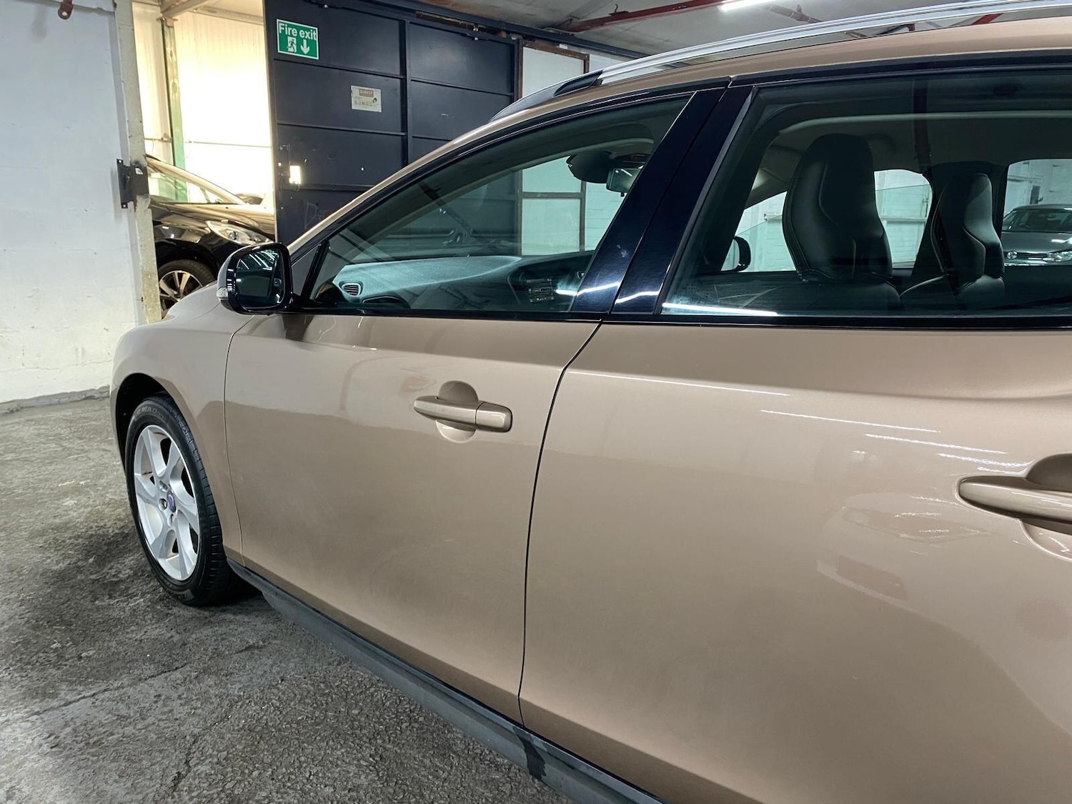 Used Volvo V40 Cross Country 2013 for sale - 76084716: Photo 33