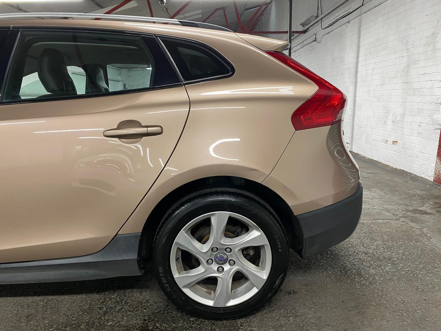 Used Volvo V40 Cross Country 2013 for sale - 76084716: Photo 35