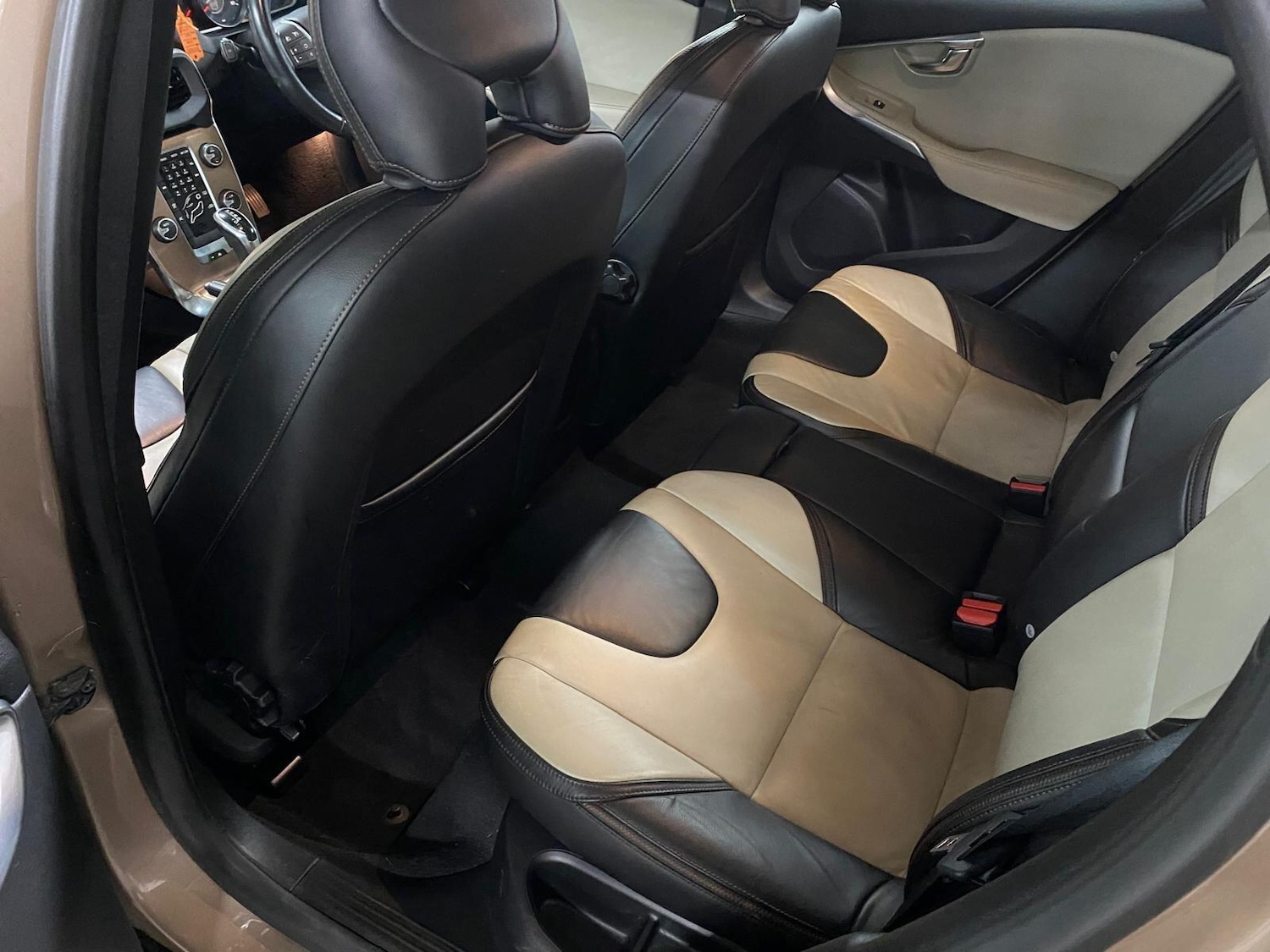Used Volvo V40 Cross Country 2013 for sale - 76084716: Photo 37