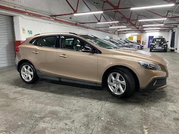 Used Volvo V40 Cross Country 2013 for sale - 76084716: Photo