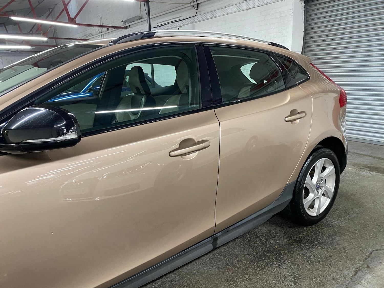 Used Volvo V40 Cross Country 2013 for sale - 76084716: Photo 42