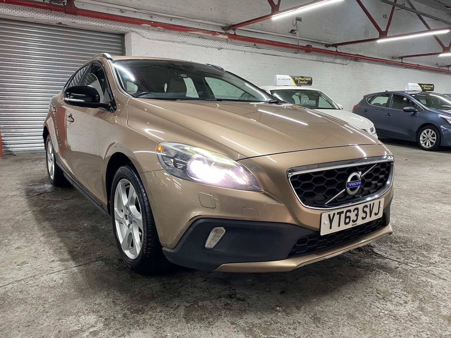 Used Volvo V40 Cross Country 2013 for sale - 76084716: Photo 47