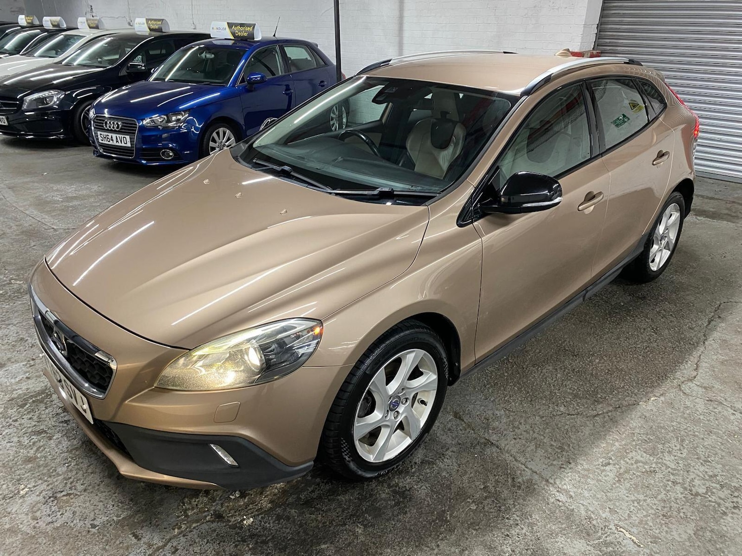 Used Volvo V40 Cross Country 2013 for sale - 76084716: Photo 53