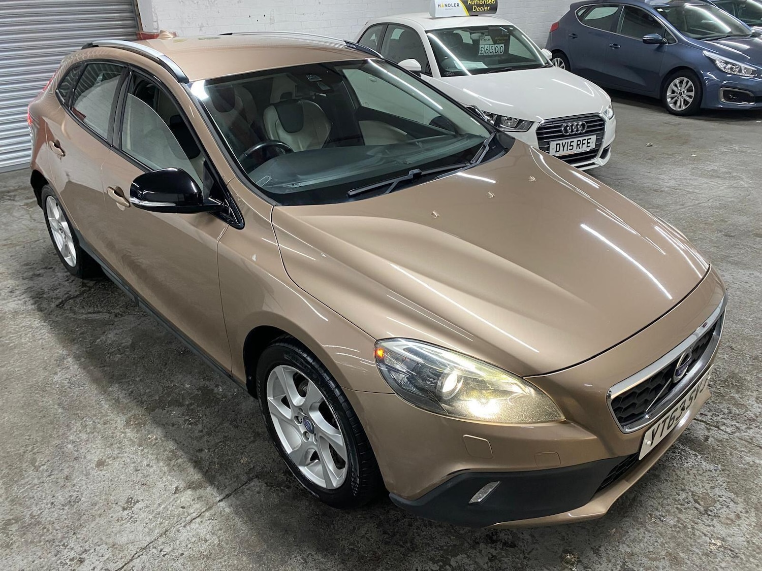 Used Volvo V40 Cross Country 2013 for sale - 76084716: Photo 54