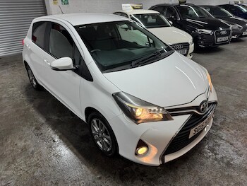 Used Toyota Yaris 2015 for sale - 78549117: Photo