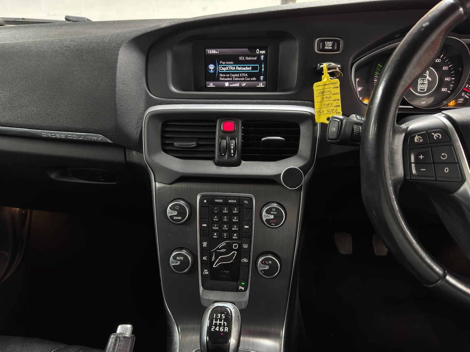 Used Volvo V40 2015 for sale - 78047691: Photo 17