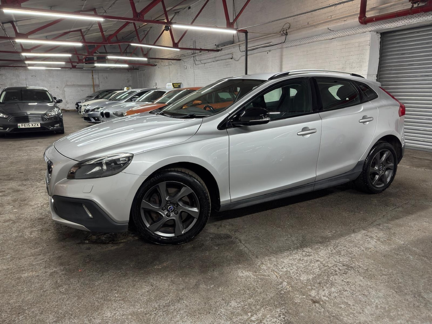 Used Volvo V40 2015 for sale - 78047691: Photo 2