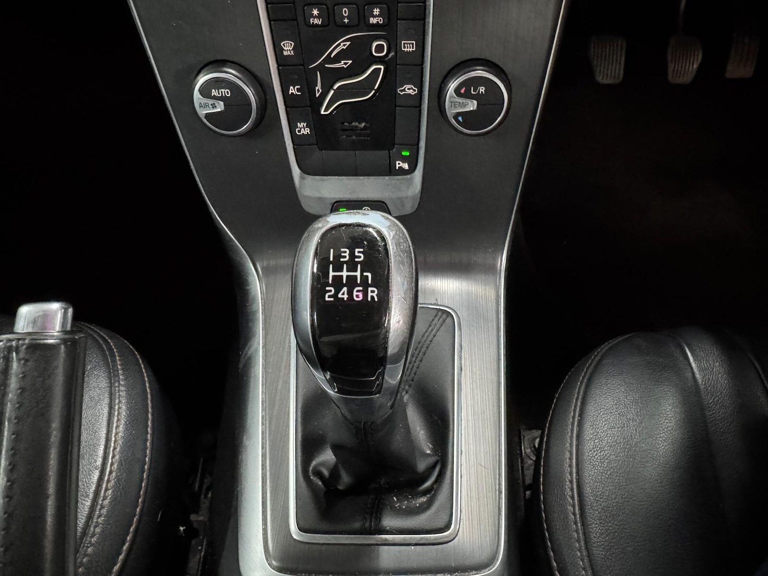 Used Volvo V40 2015 for sale - 78047691: Photo 20