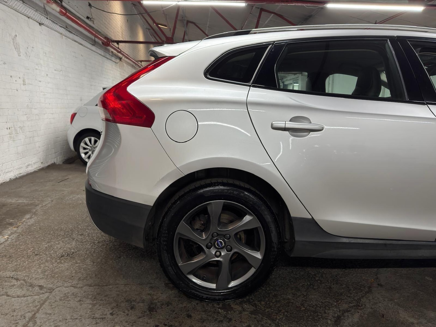 Used Volvo V40 2015 for sale - 78047691: Photo 28