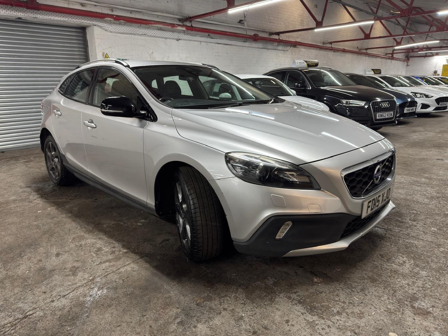 Used Volvo V40 2015 for sale - 78047691: Photo 3