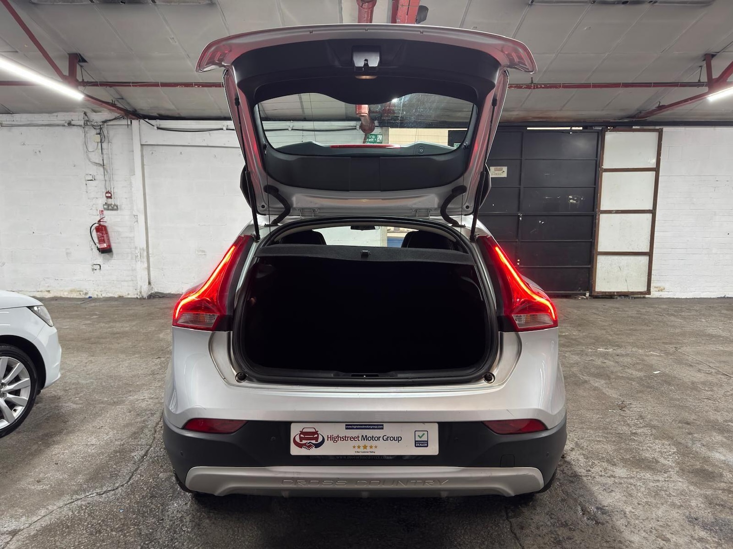 Used Volvo V40 2015 for sale - 78047691: Photo 31